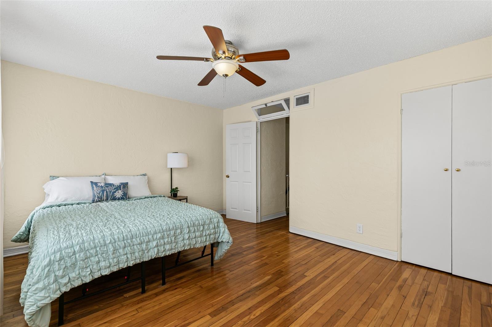 Image 21 of 49 For 517 Revilo Boulevard