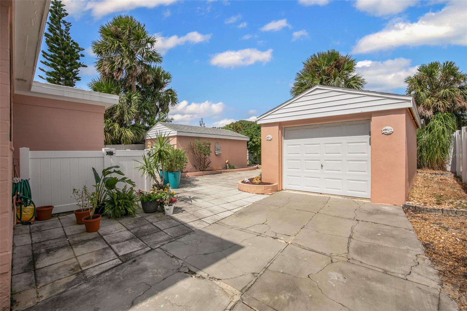 Image 26 of 49 For 517 Revilo Boulevard