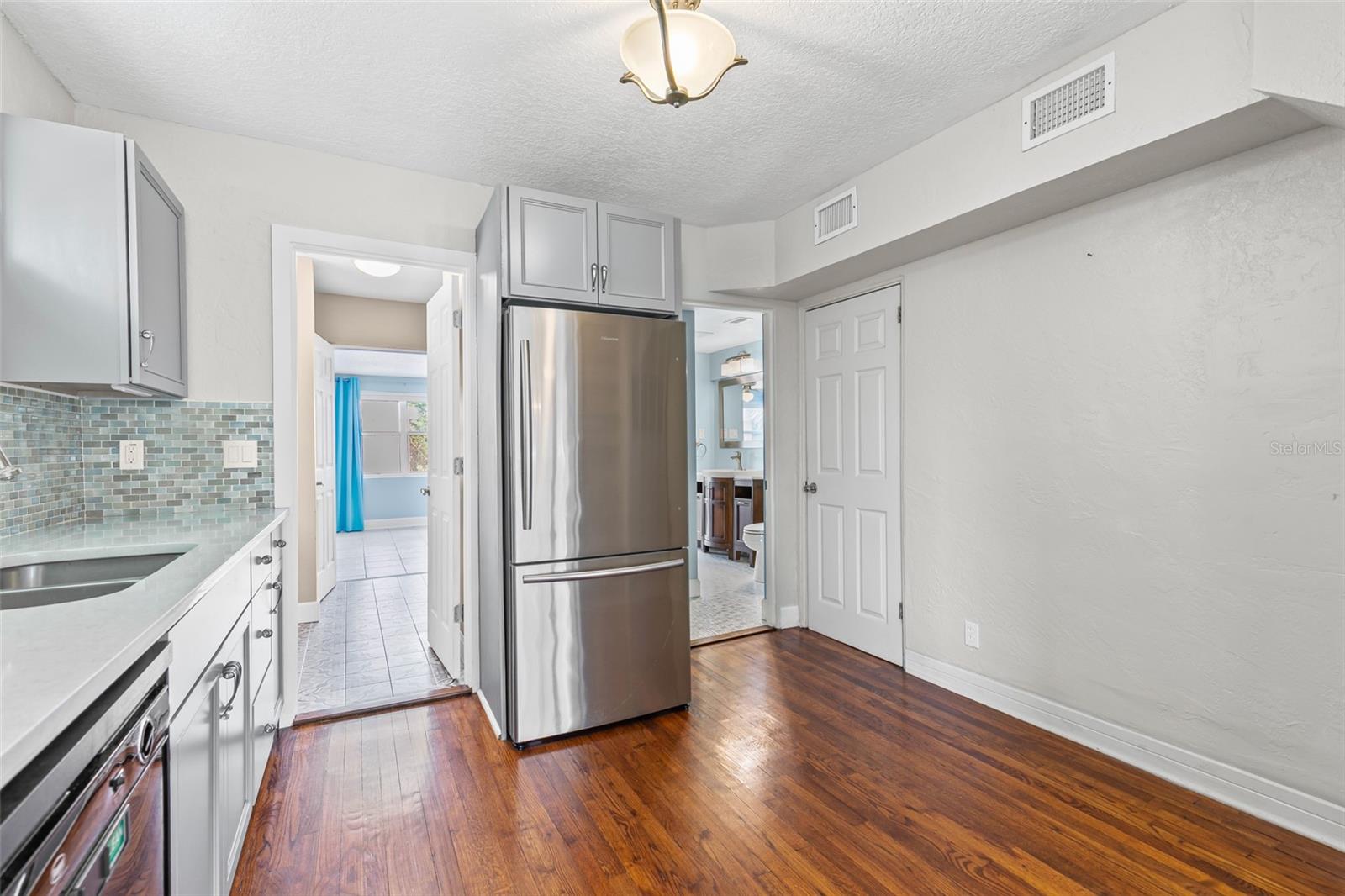 Image 36 of 49 For 517 Revilo Boulevard