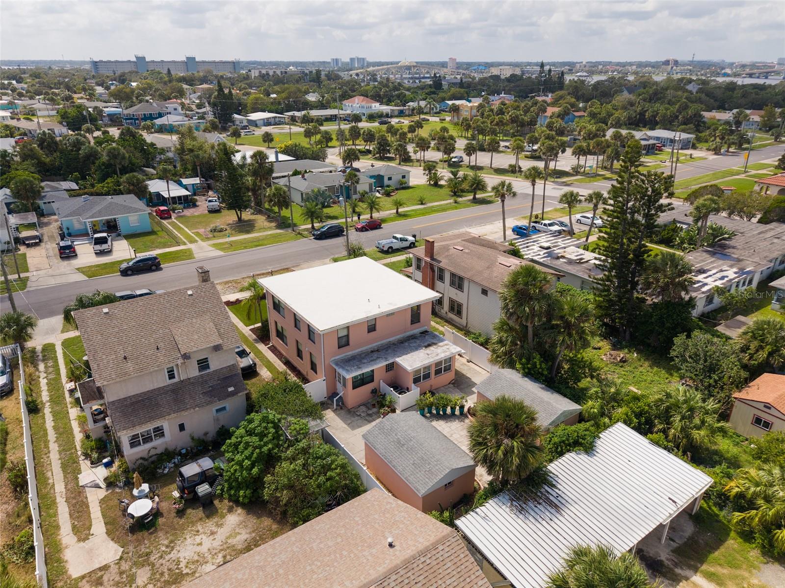 Image 5 of 49 For 517 Revilo Boulevard