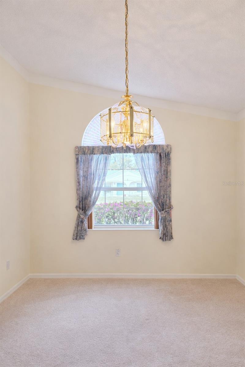 Image 12 of 67 For 12 Warwick Place