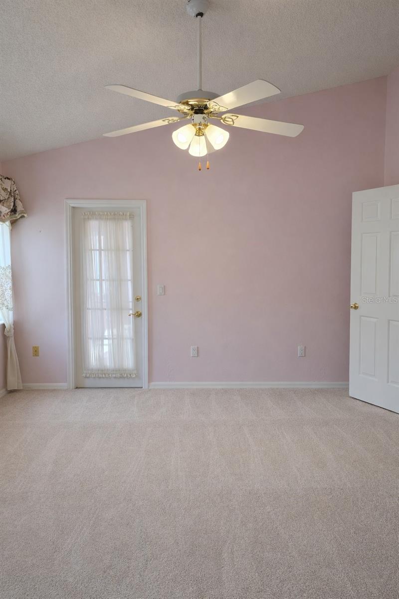 Image 27 of 67 For 12 Warwick Place