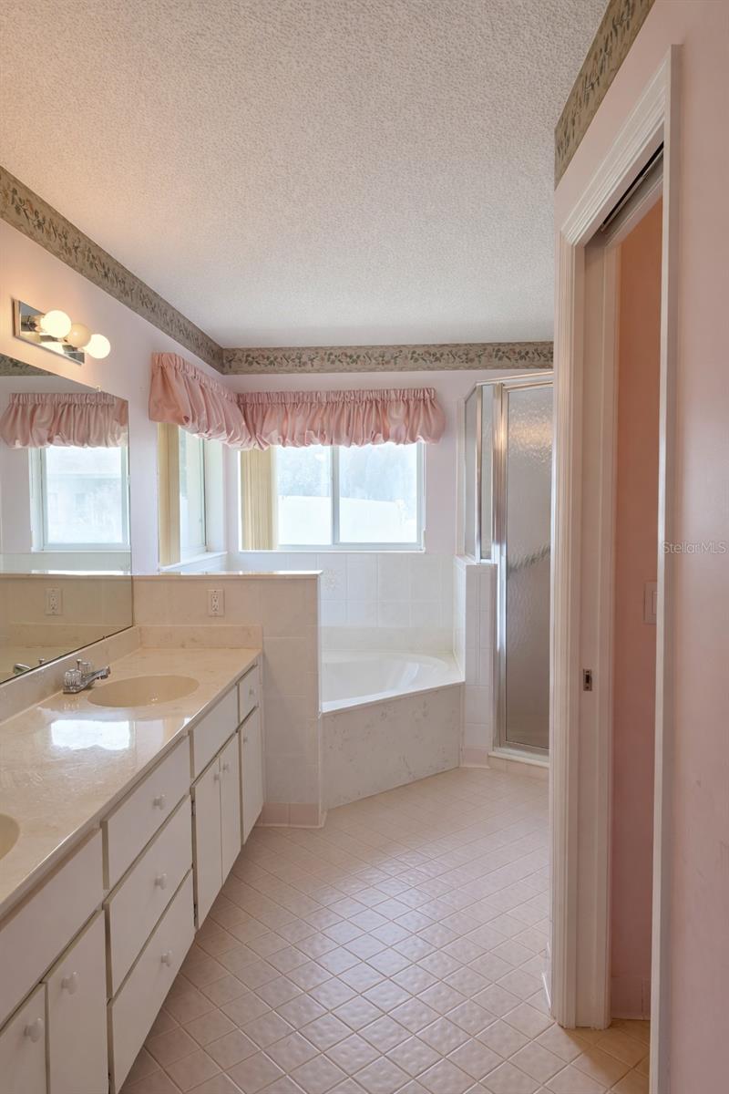 Image 29 of 67 For 12 Warwick Place