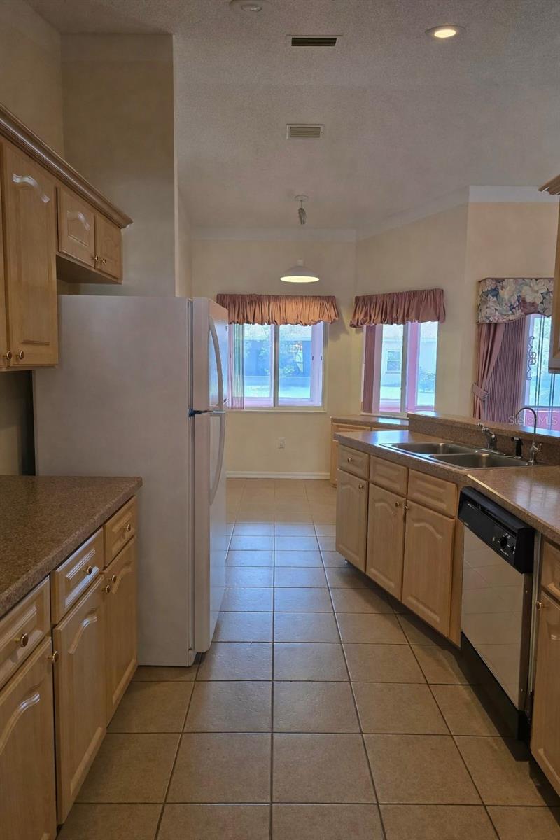 Image 3 of 67 For 12 Warwick Place