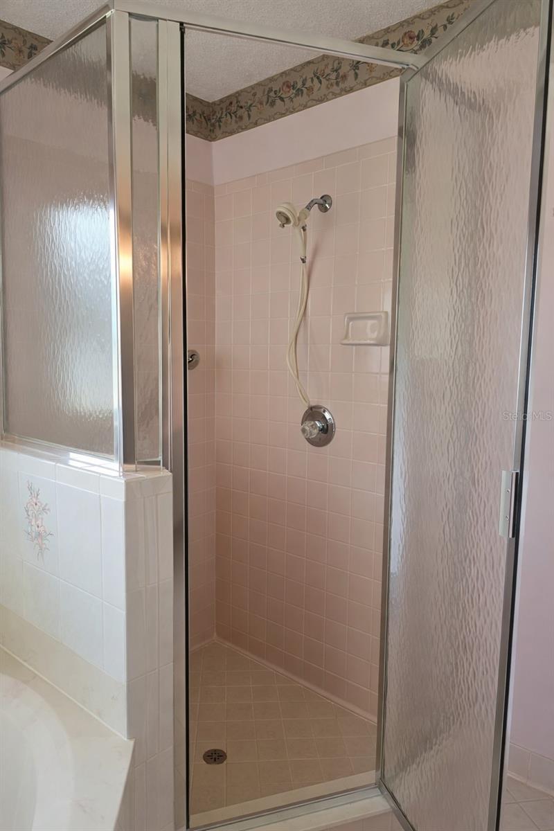 Image 32 of 67 For 12 Warwick Place