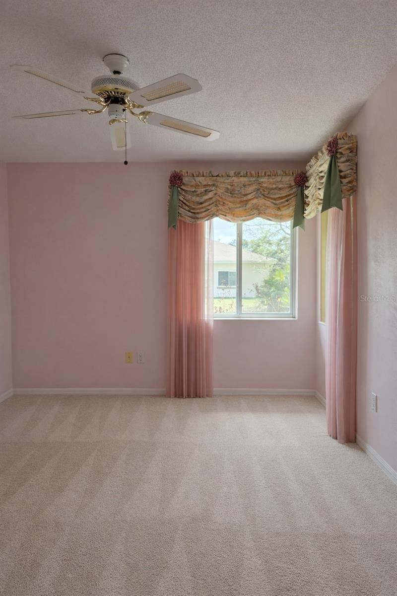 Image 37 of 67 For 12 Warwick Place