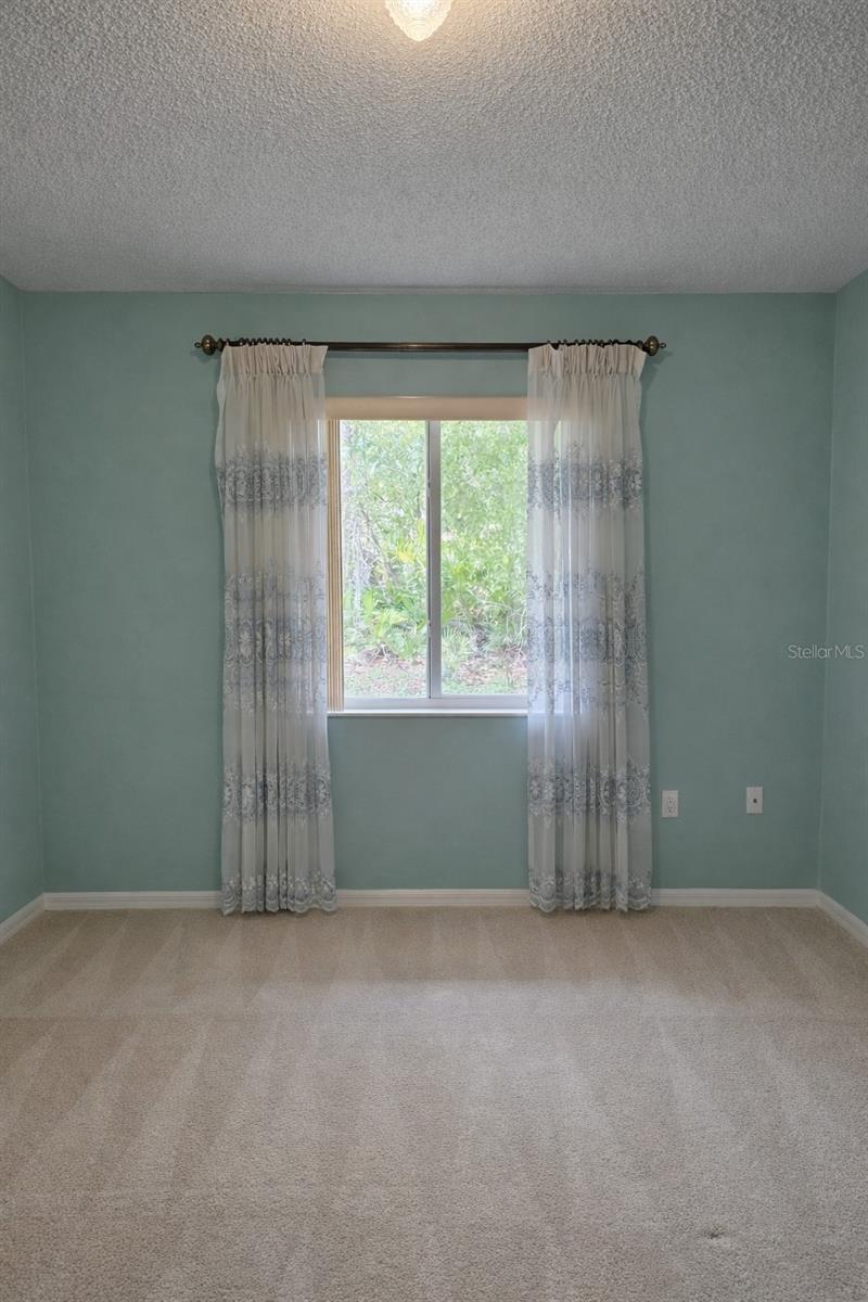 Image 39 of 67 For 12 Warwick Place