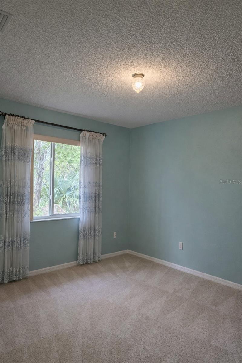 Image 40 of 67 For 12 Warwick Place