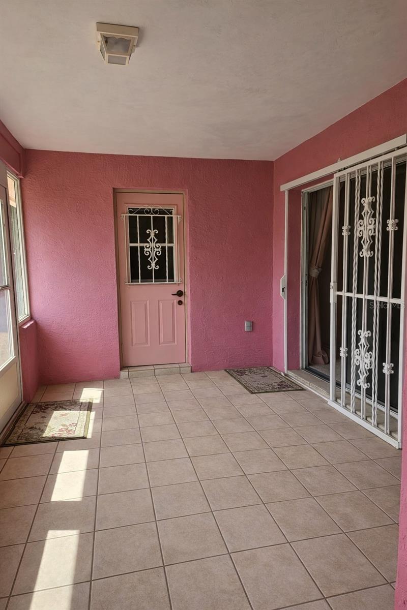 Image 51 of 67 For 12 Warwick Place