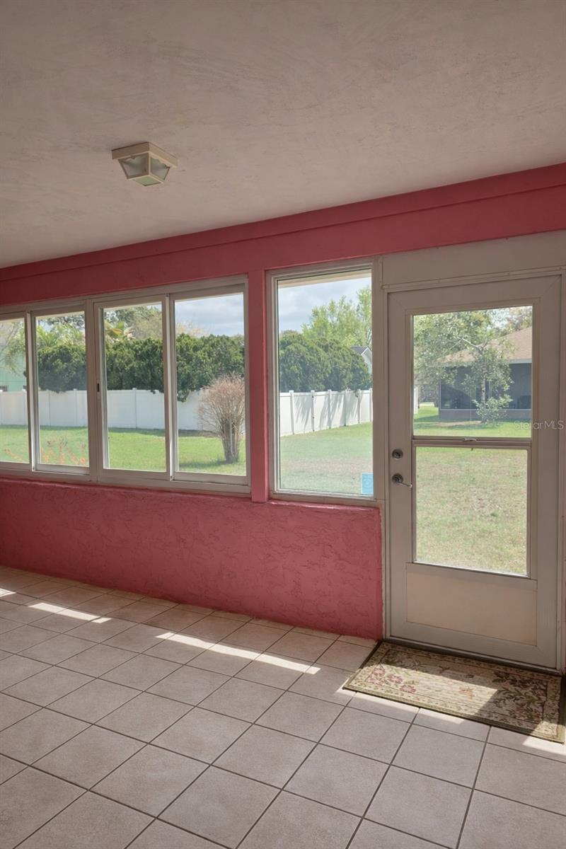 Image 52 of 67 For 12 Warwick Place