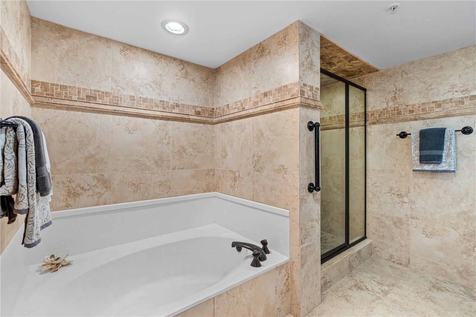 Image 27 of 58 For 3 Oceans West Boulevard 1d6