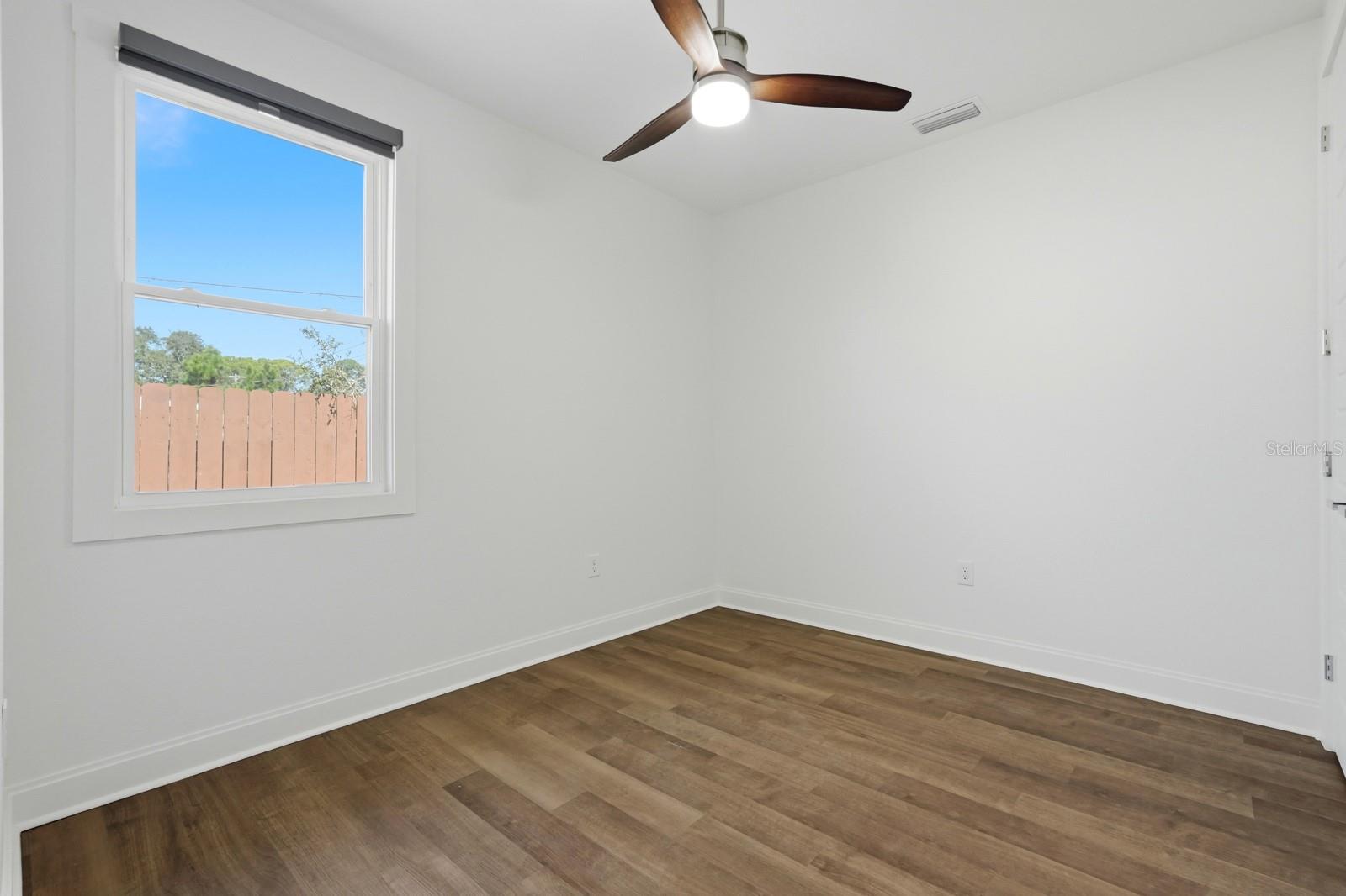 Image 13 of 39 For 2419 India Palm Drive