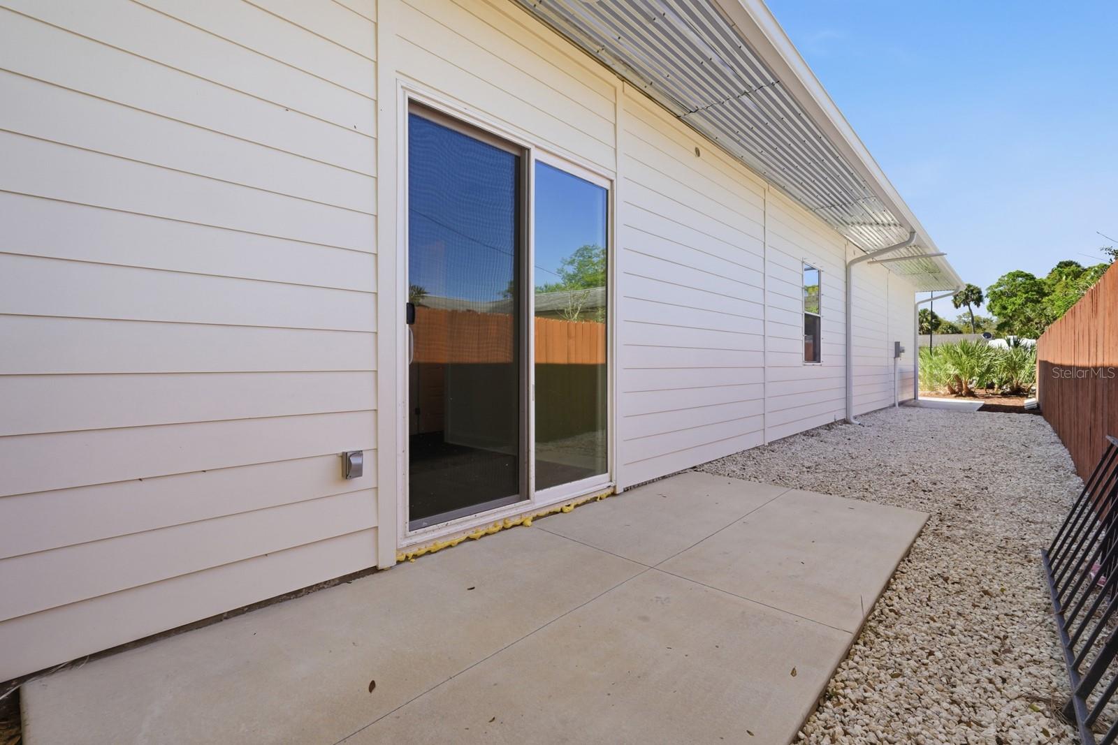 Image 14 of 39 For 2419 India Palm Drive