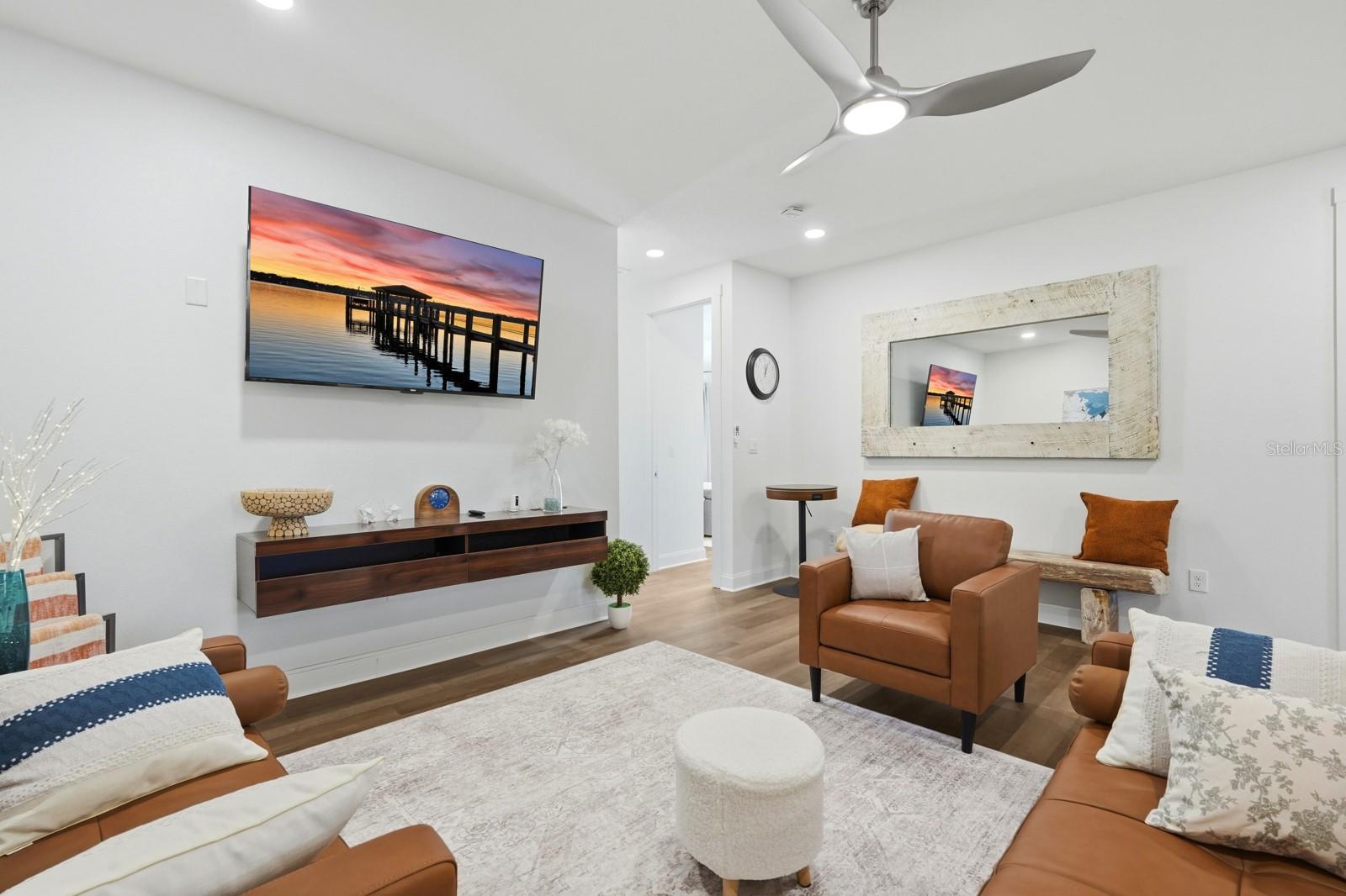 Image 24 of 39 For 2419 India Palm Drive