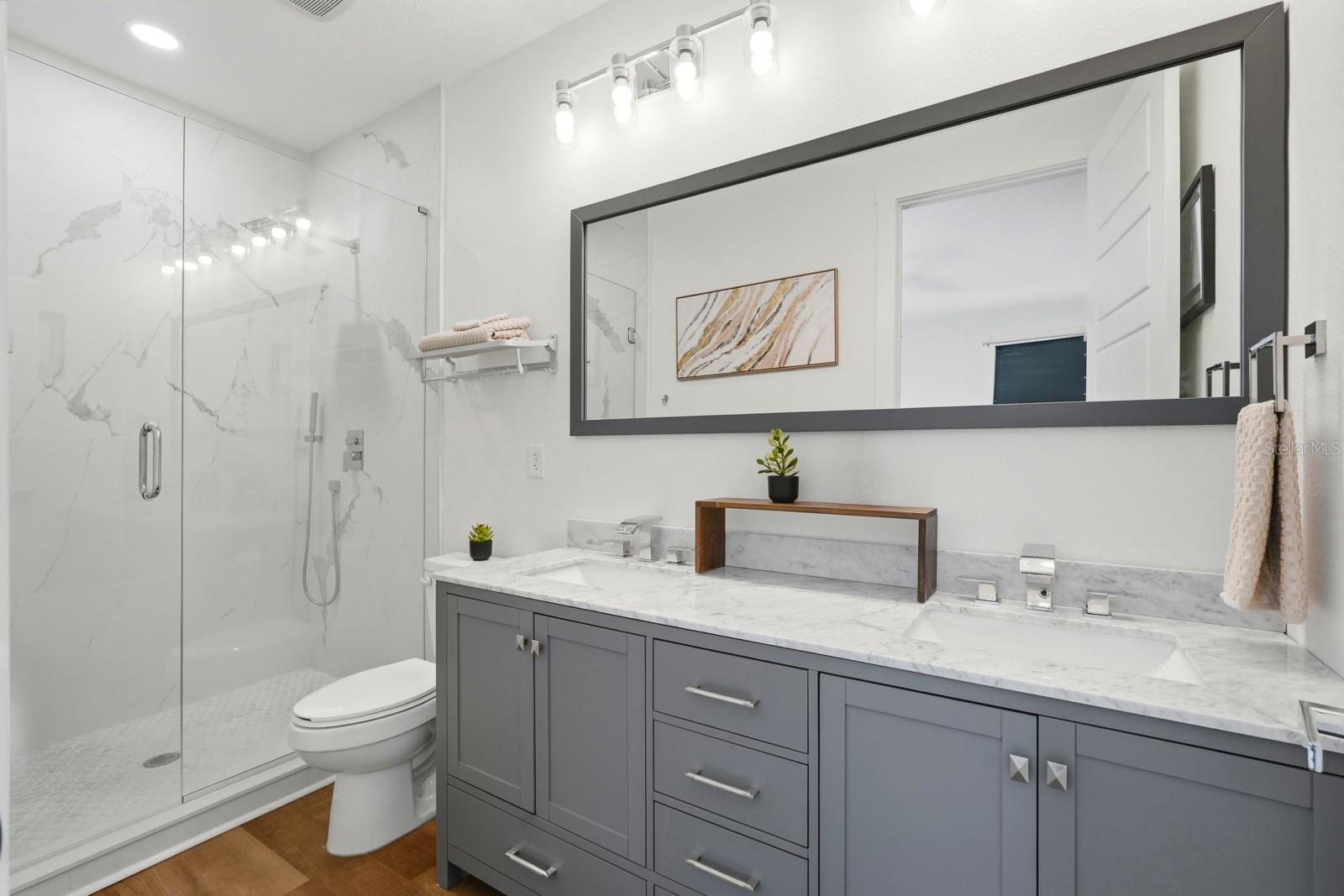 Image 32 of 39 For 2419 India Palm Drive