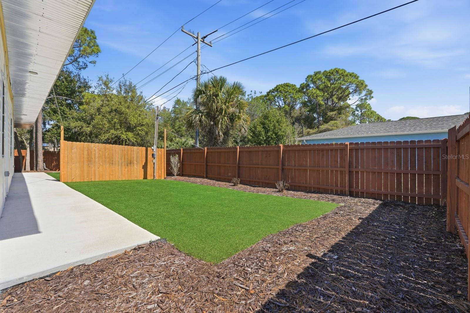 Image 35 of 39 For 2419 India Palm Drive