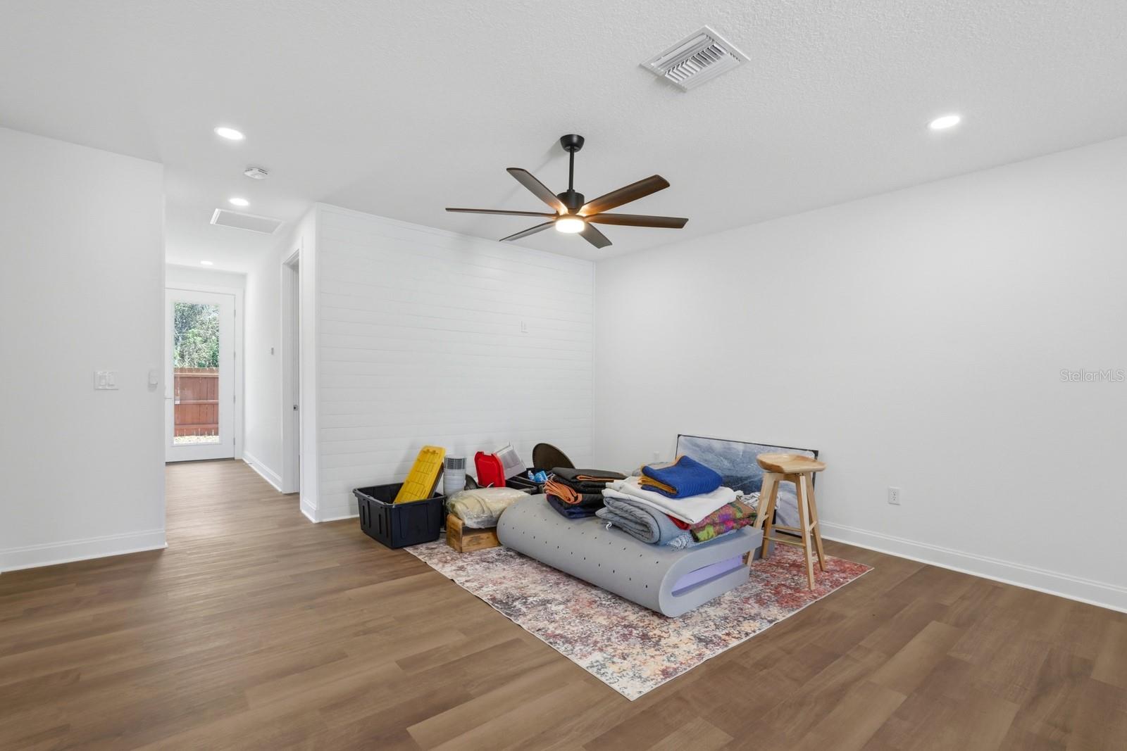 Image 7 of 39 For 2419 India Palm Drive