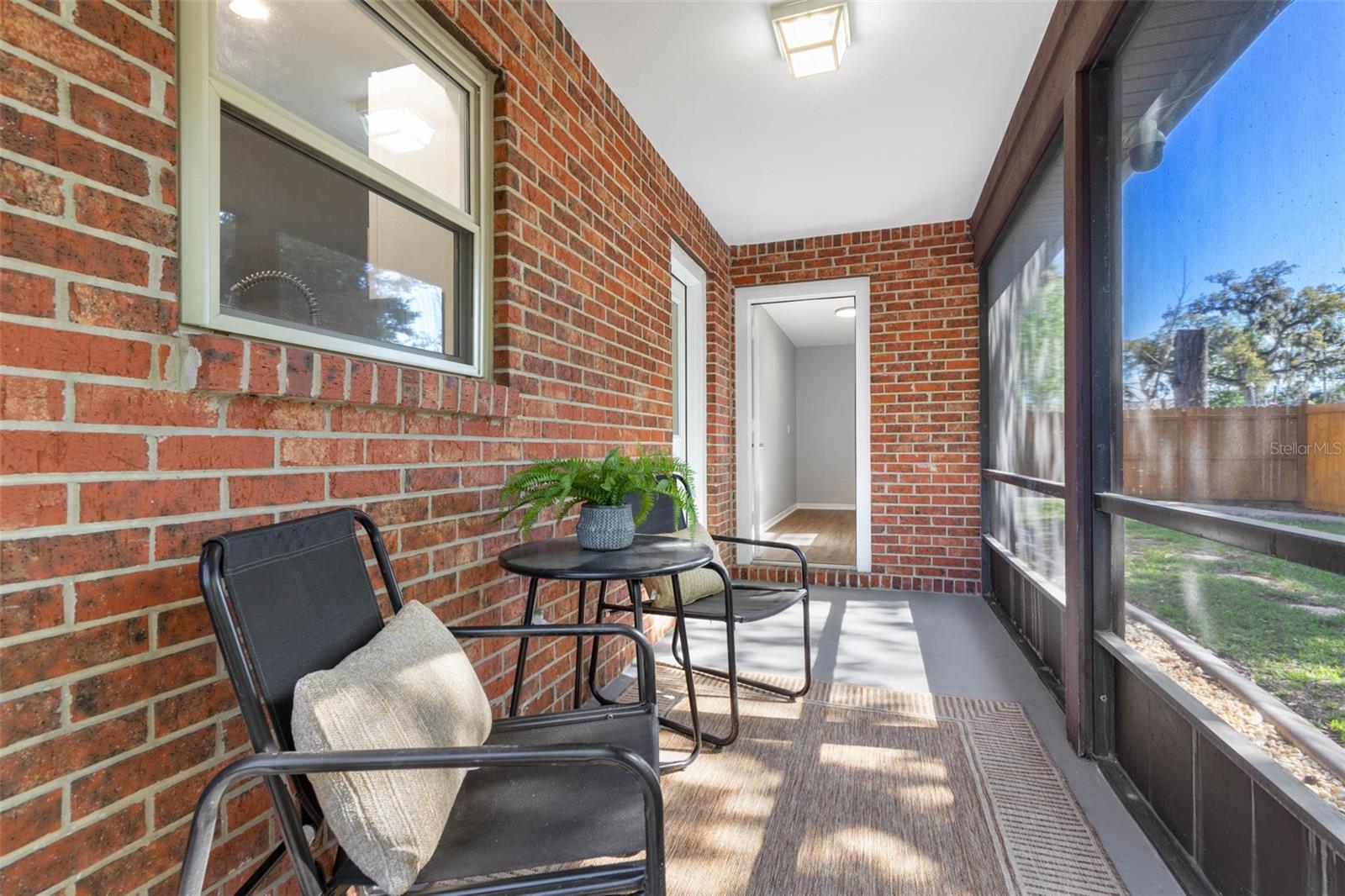 Image 28 of 42 For 8 Aston Circle