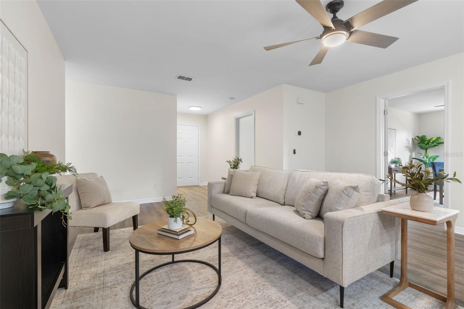 Image 3 of 42 For 8 Aston Circle