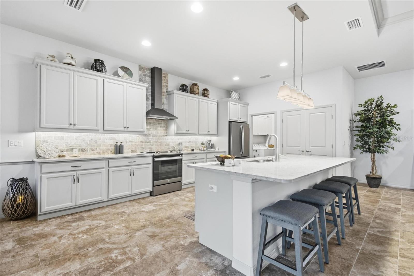 Image 22 of 49 For 68 Graham Woods Place