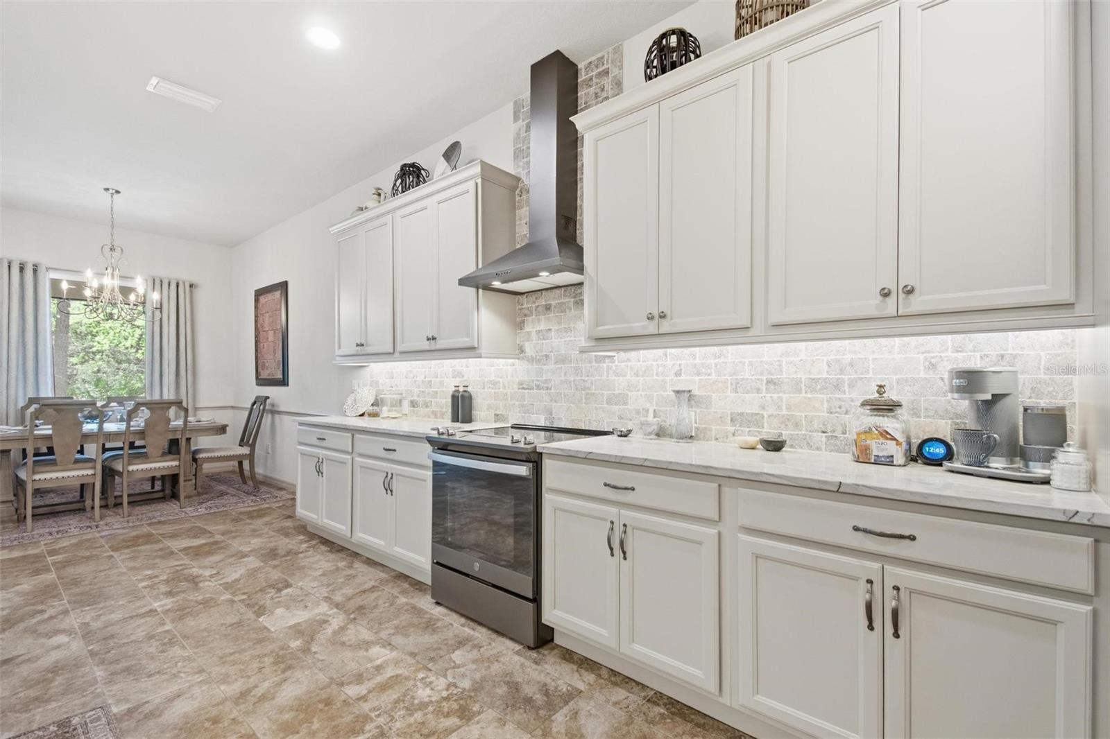 Image 24 of 49 For 68 Graham Woods Place