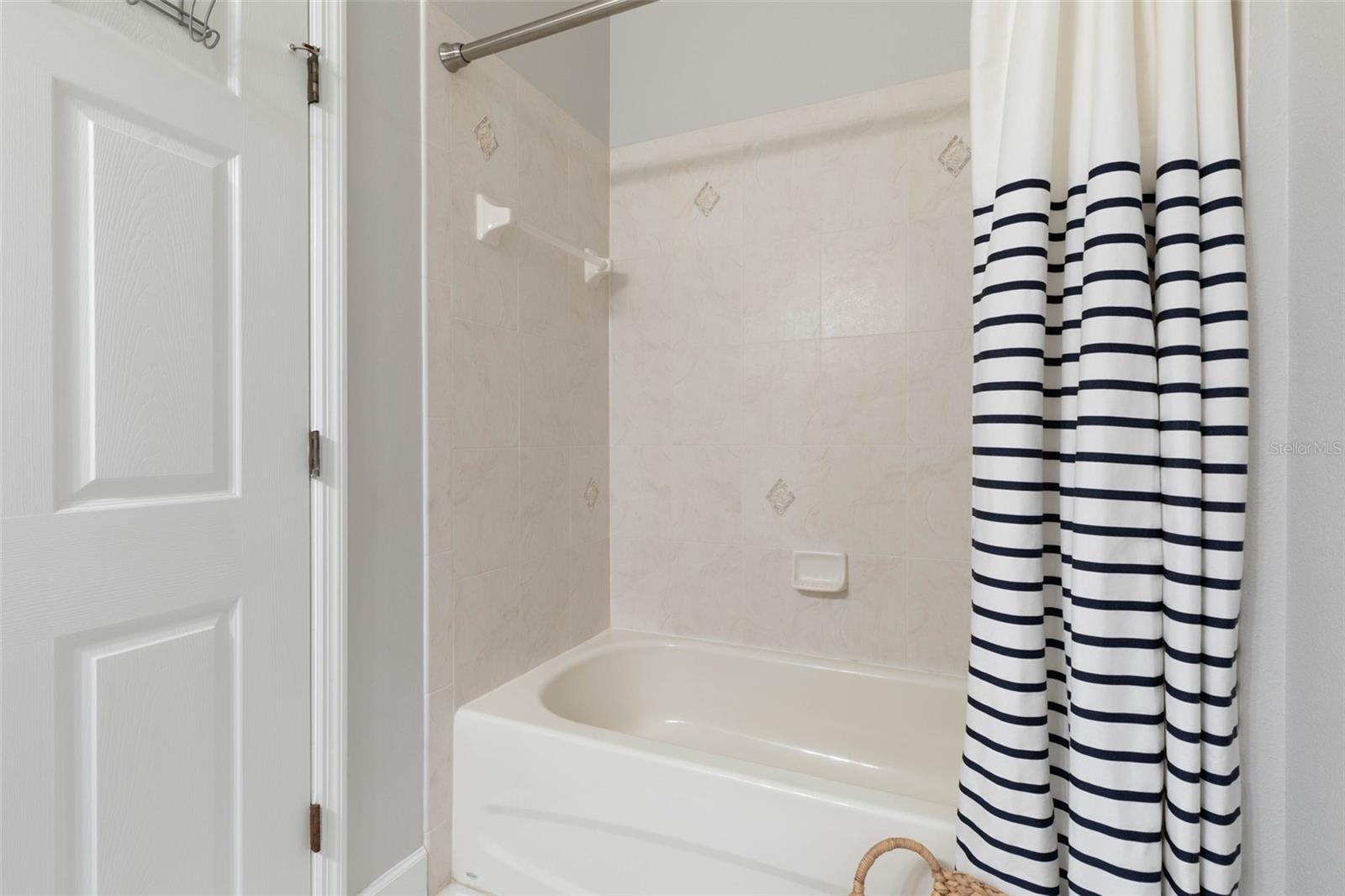 Image 28 of 69 For 200 Cinnamon Beach Way 163