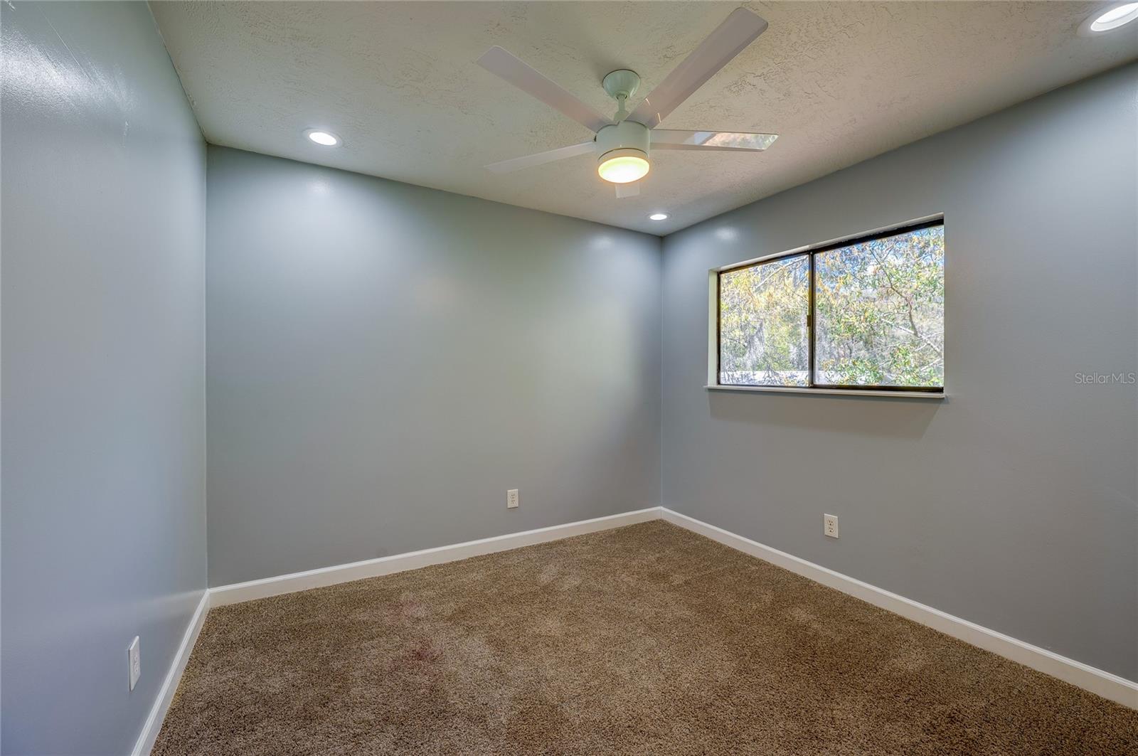 Image 21 of 33 For 322 Canal Road 27