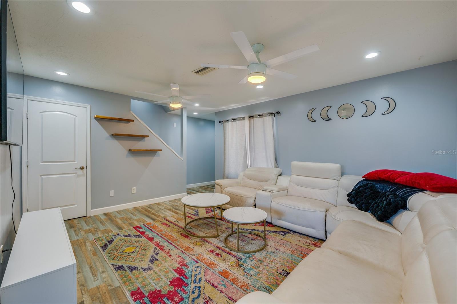 Image 7 of 33 For 322 Canal Road 27