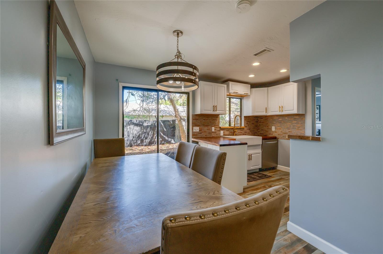 Image 9 of 33 For 322 Canal Road 27