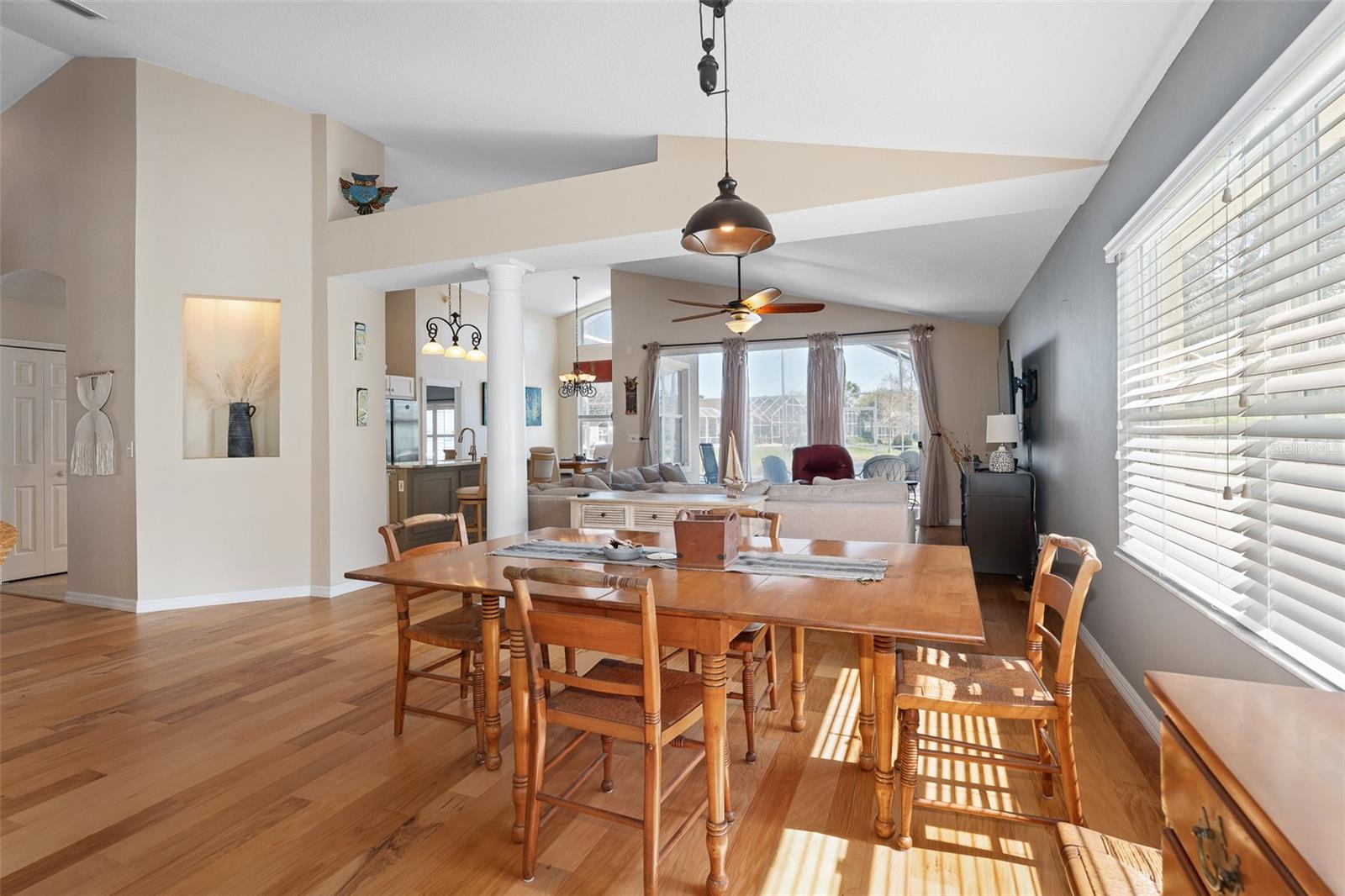 Image 11 of 70 For 1404 Sunningdale Lane