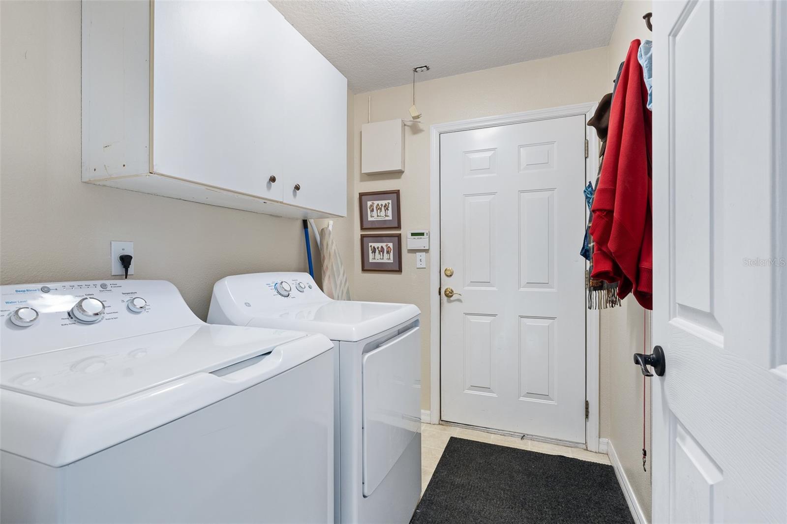 Image 38 of 70 For 1404 Sunningdale Lane