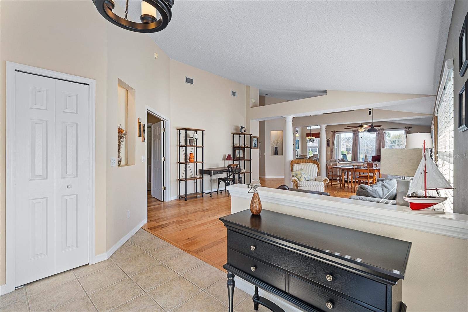 Image 7 of 70 For 1404 Sunningdale Lane