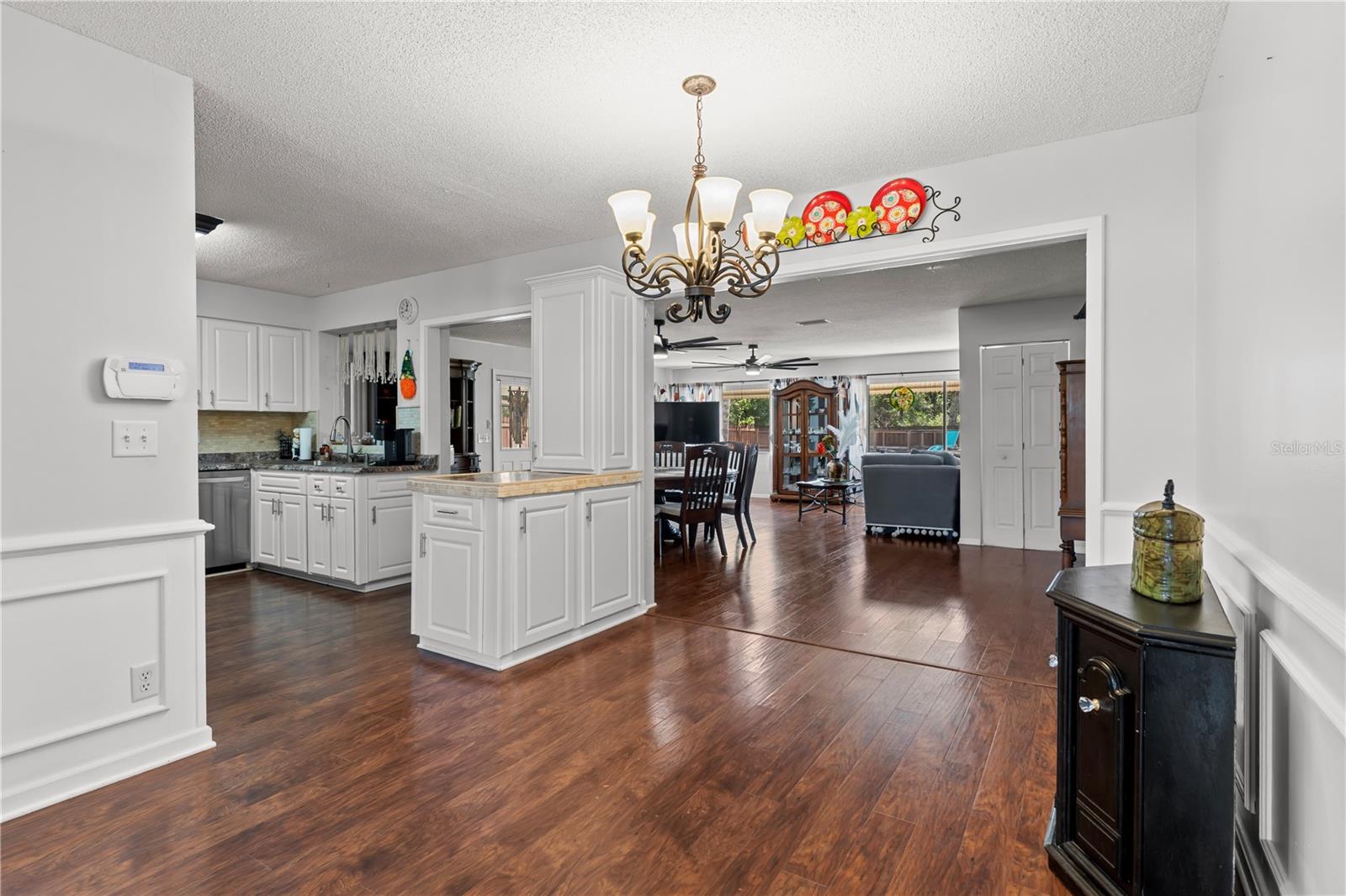 Image 5 of 39 For 118 Beechwood Lane