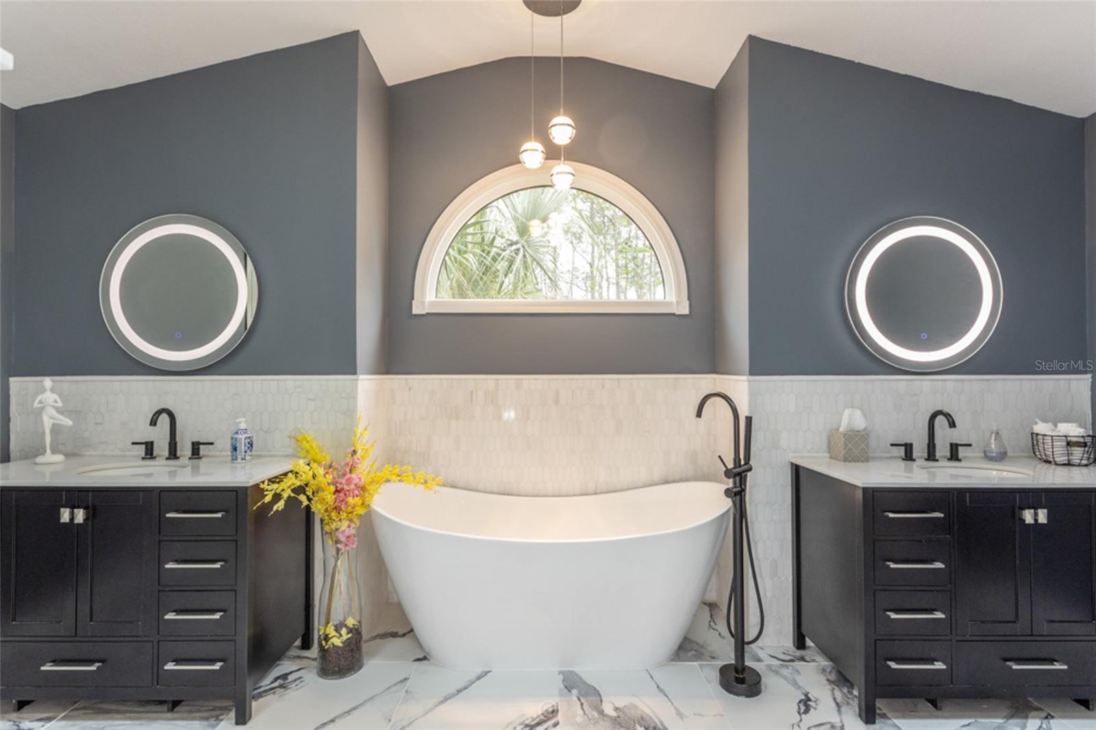 Image 32 of 57 For 2 Elder Drive