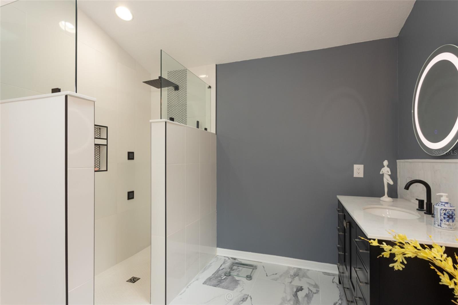 Image 34 of 57 For 2 Elder Drive