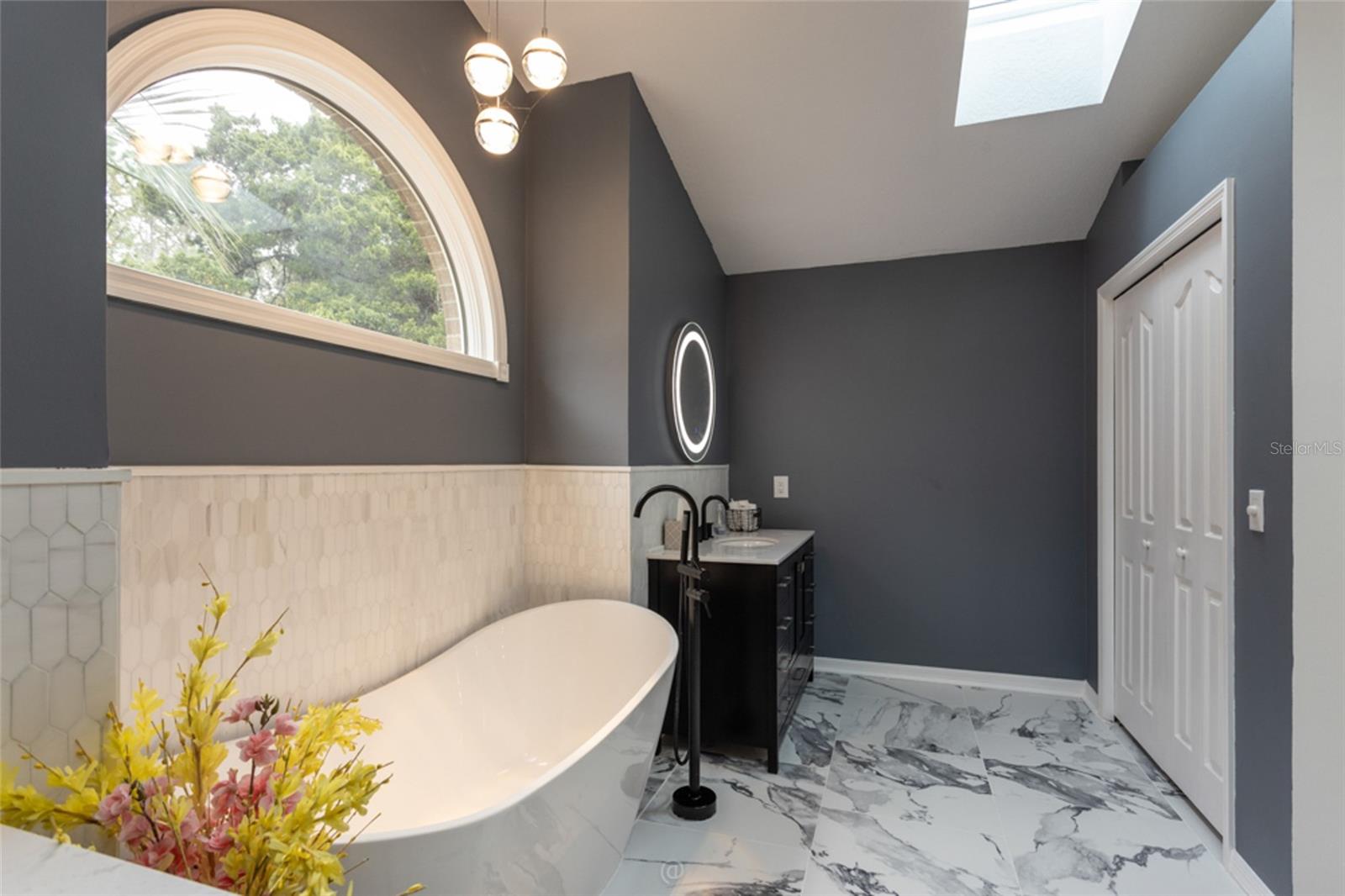 Image 35 of 57 For 2 Elder Drive