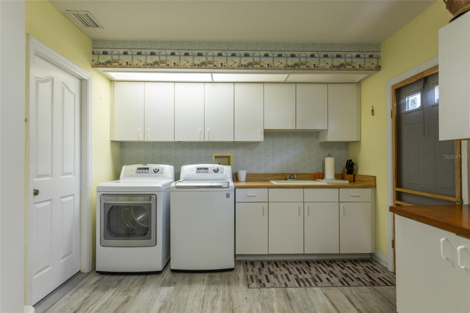 Image 49 of 57 For 2 Elder Drive