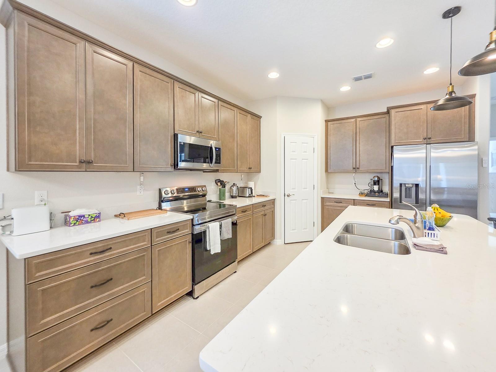 Image 11 of 45 For 8 Lakeland Way