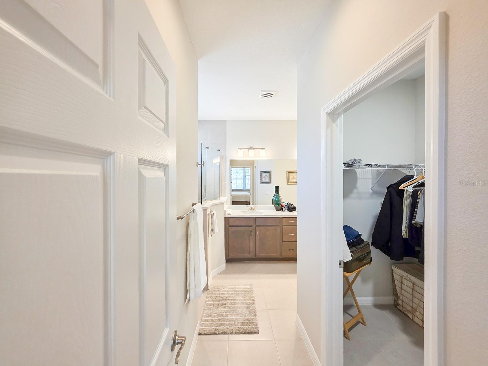 Image 17 of 45 For 8 Lakeland Way