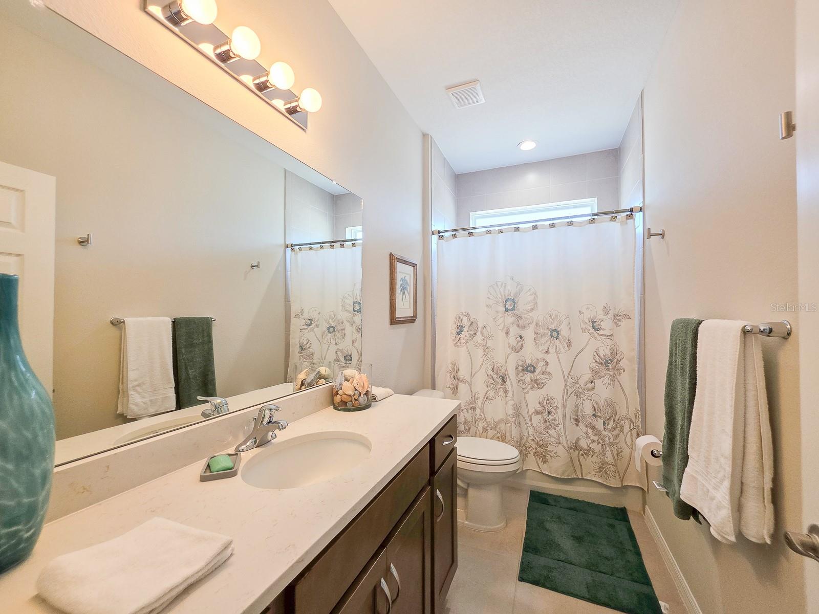 Image 23 of 45 For 8 Lakeland Way