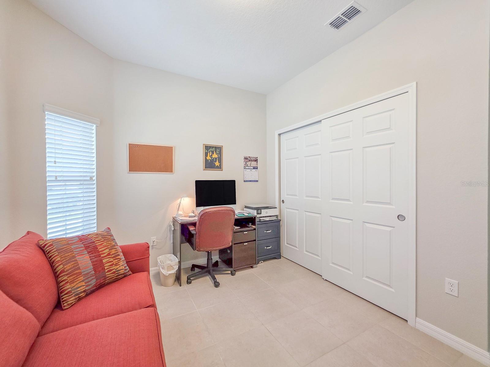 Image 26 of 45 For 8 Lakeland Way