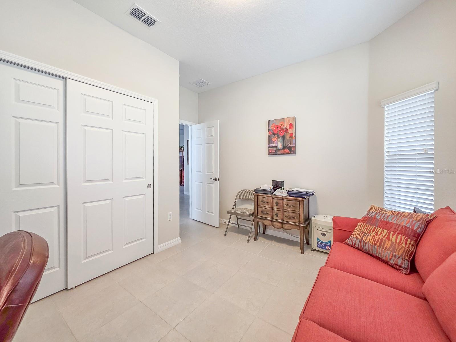 Image 27 of 45 For 8 Lakeland Way