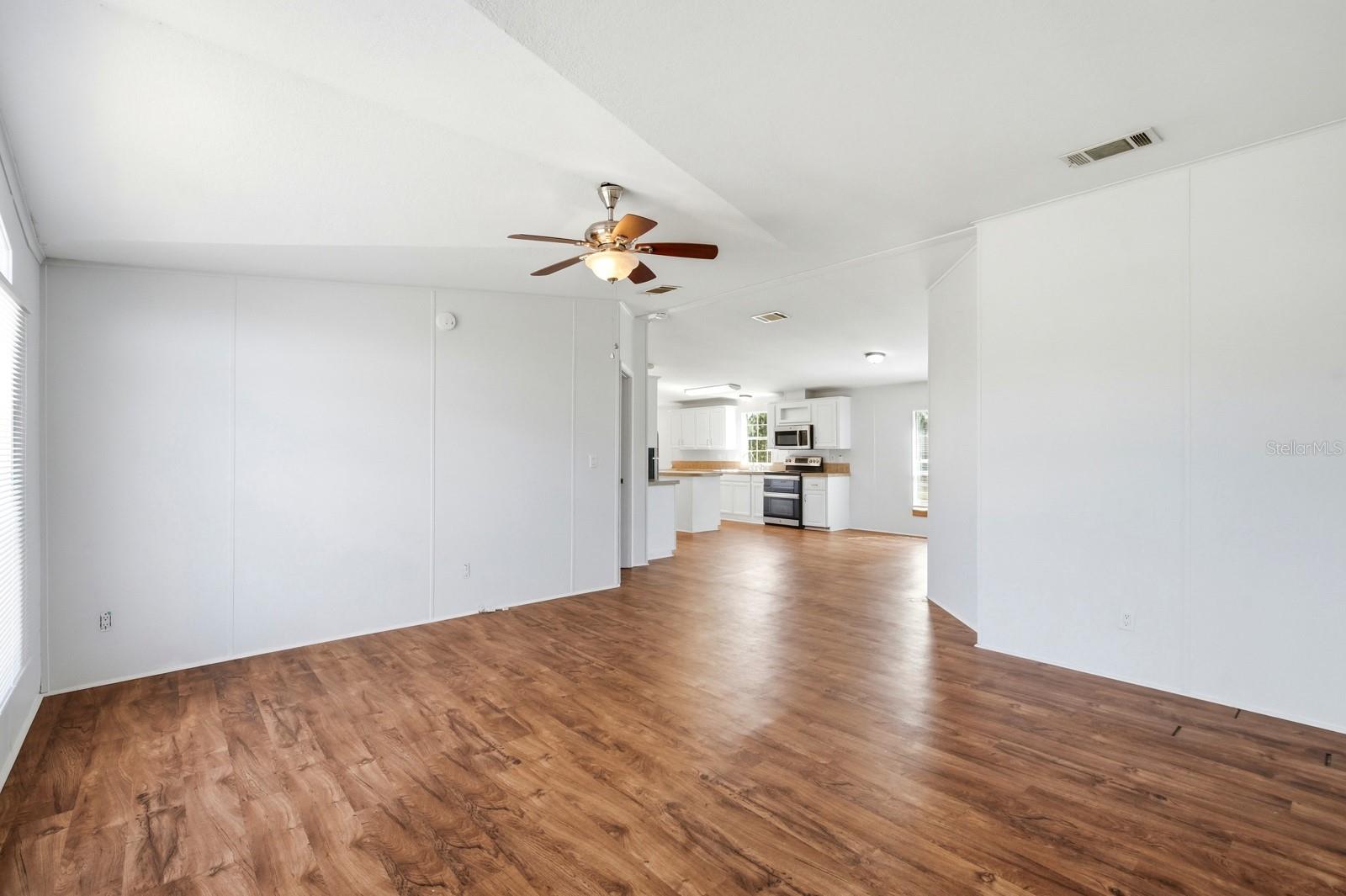 Image 12 of 73 For 299 Cayenne Street