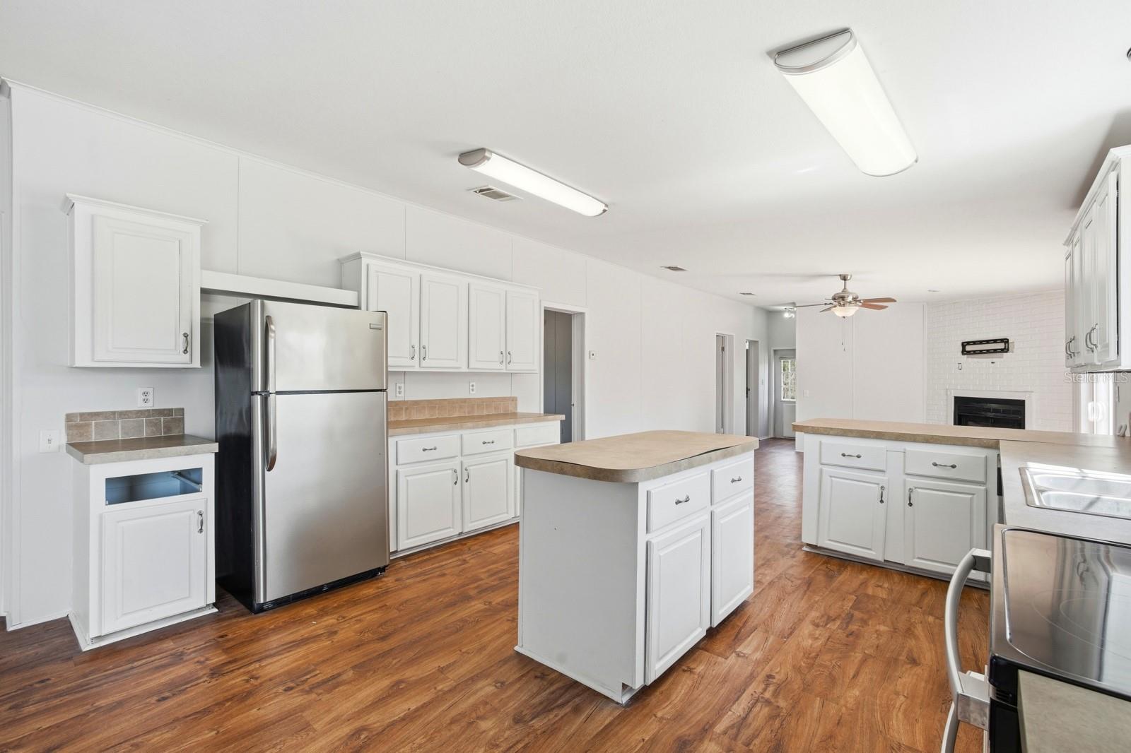 Image 16 of 73 For 299 Cayenne Street