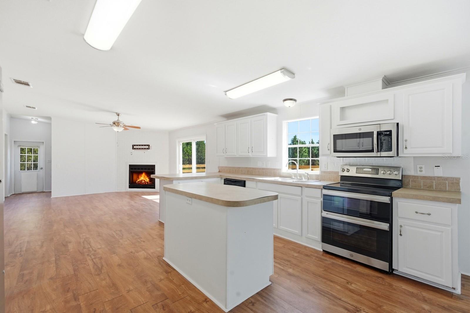 Image 17 of 73 For 299 Cayenne Street