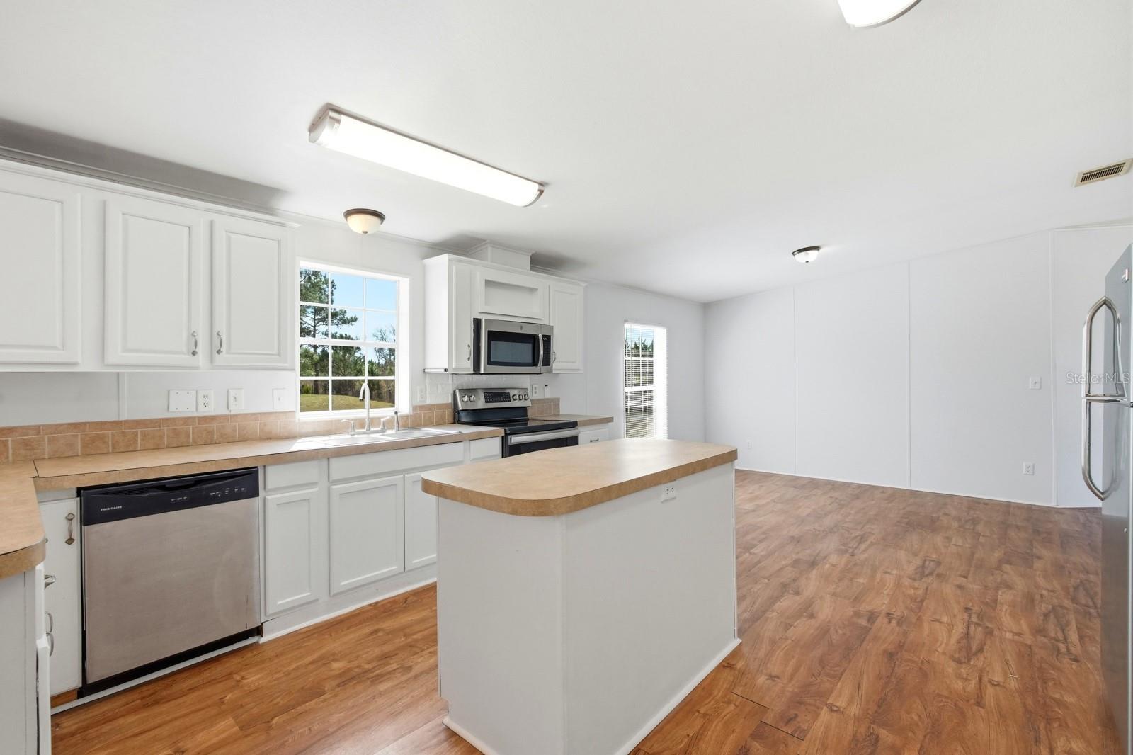 Image 18 of 73 For 299 Cayenne Street