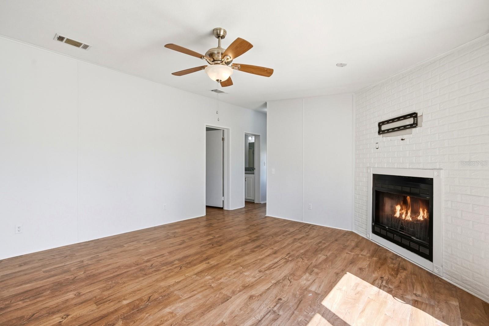 Image 24 of 73 For 299 Cayenne Street