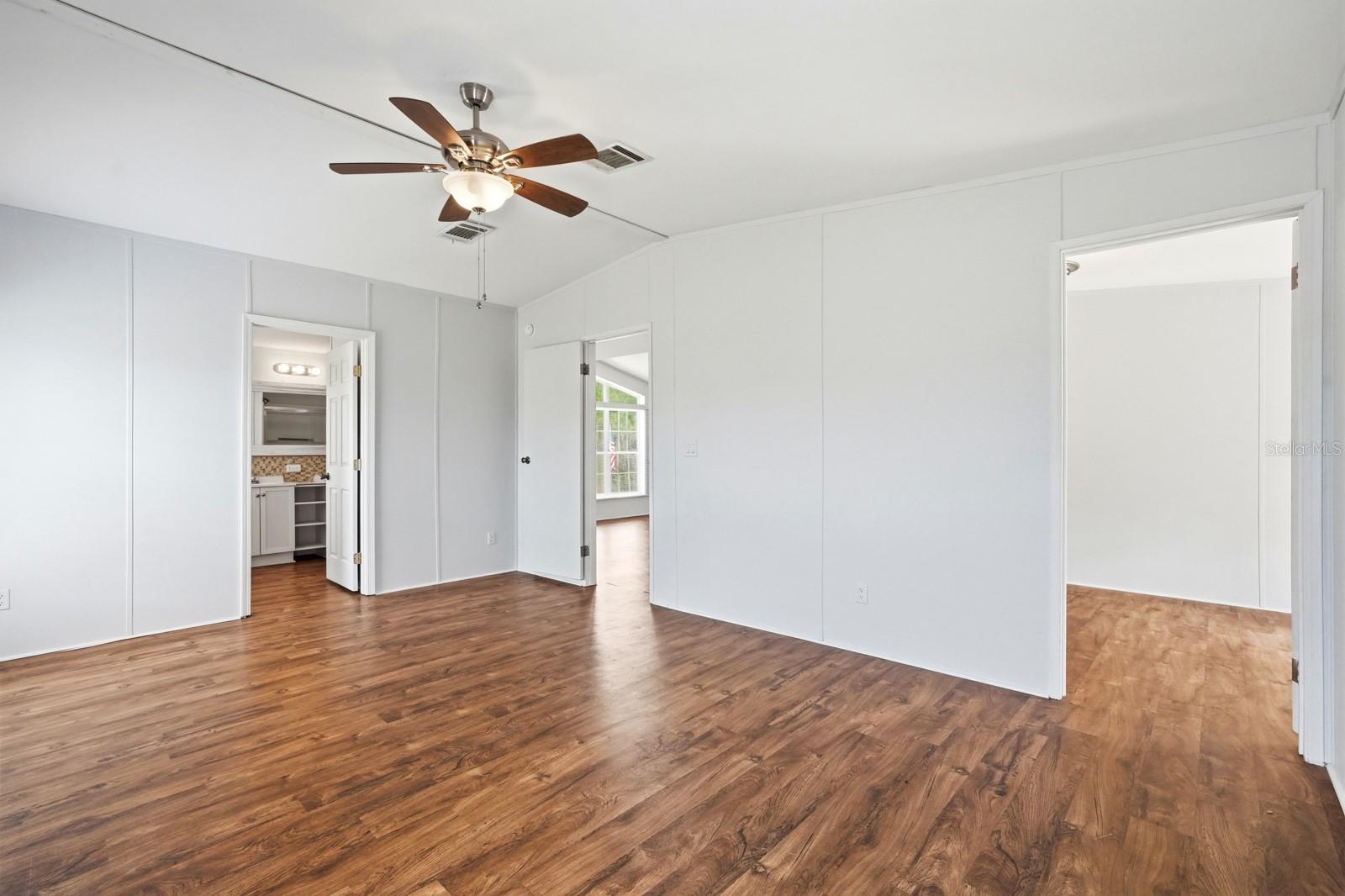 Image 26 of 73 For 299 Cayenne Street