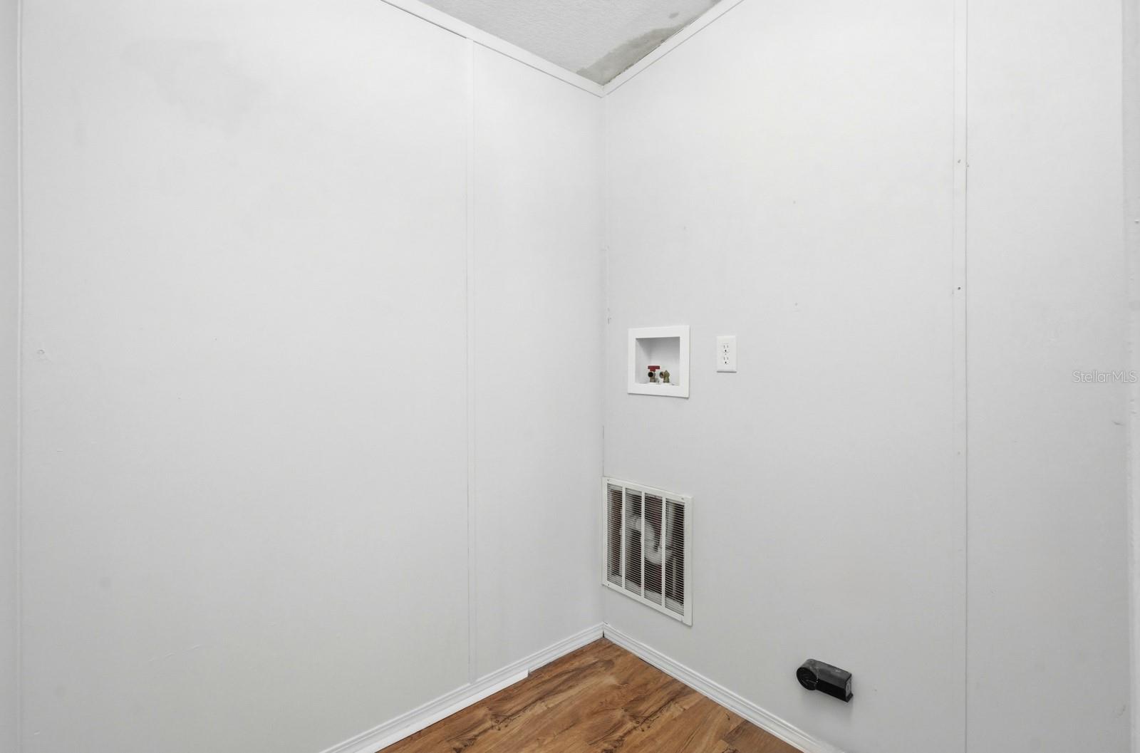 Image 39 of 73 For 299 Cayenne Street