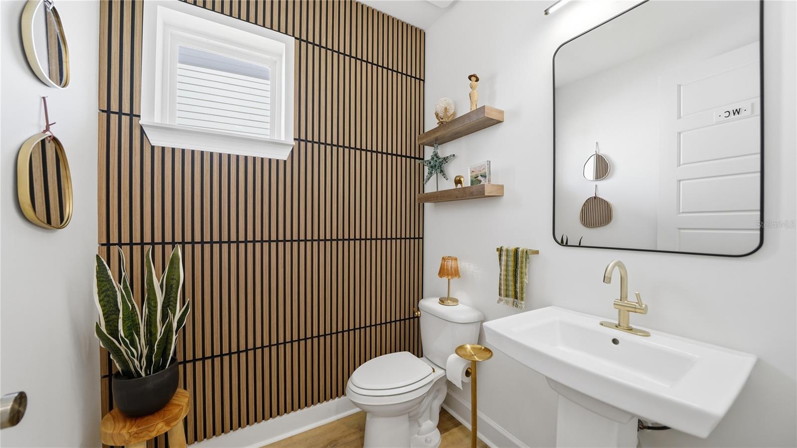 Image 12 of 91 For 119 Victory Court